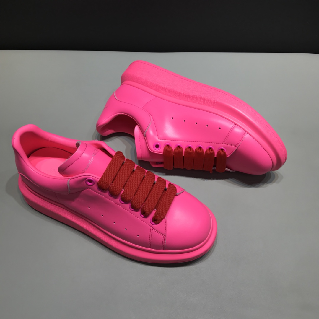 Alexander McQueen Sneaker Oversized in Deep Pink