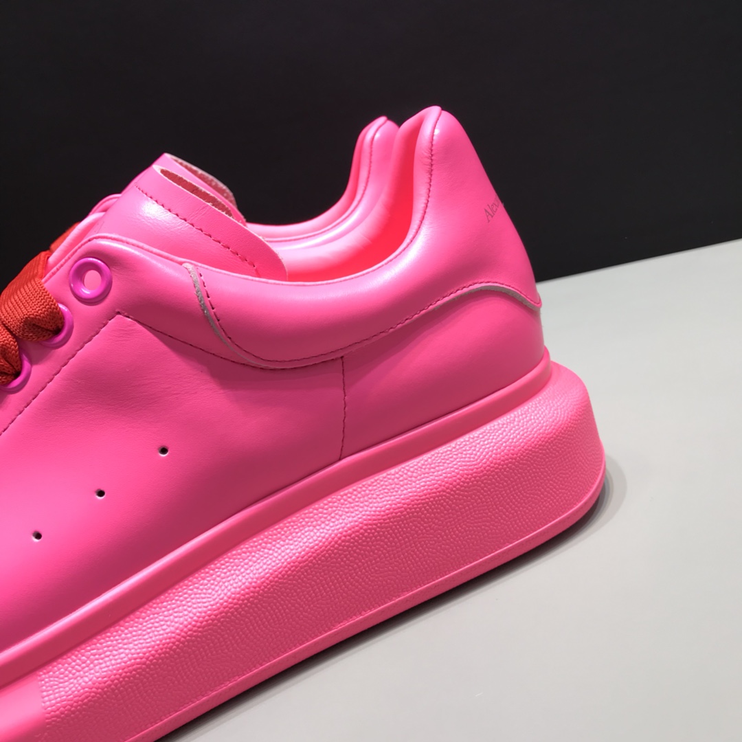 Alexander McQueen Sneaker Oversized in Deep Pink