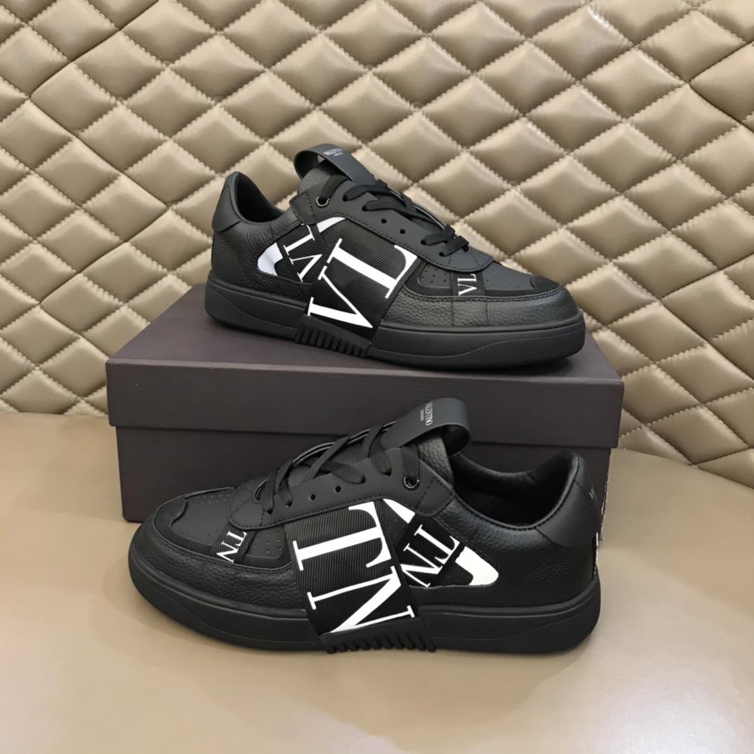 Valentino Sneaker Low-Top Calfskin with Bands 