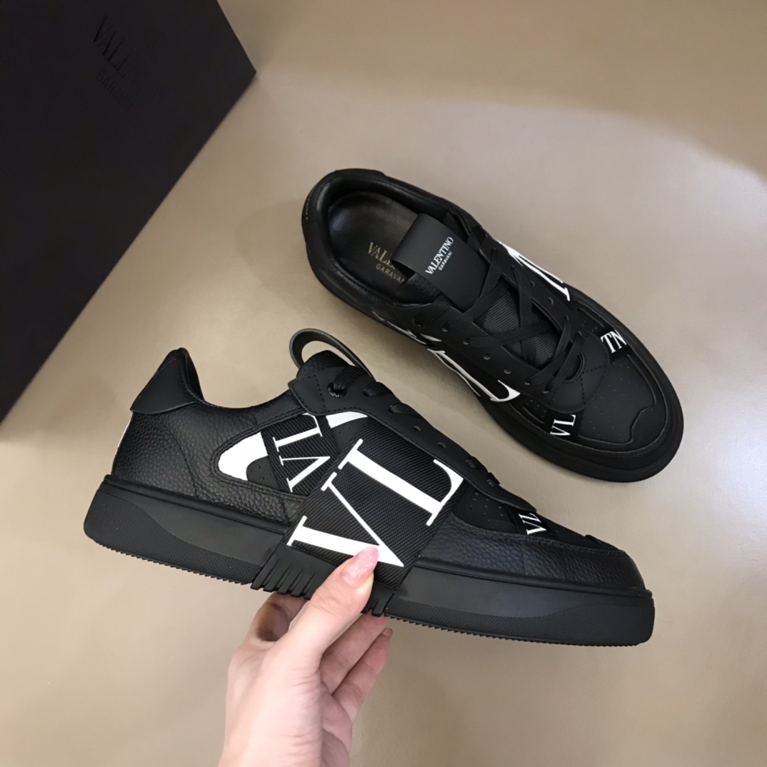 Valentino Sneaker Low-Top Calfskin with Bands 