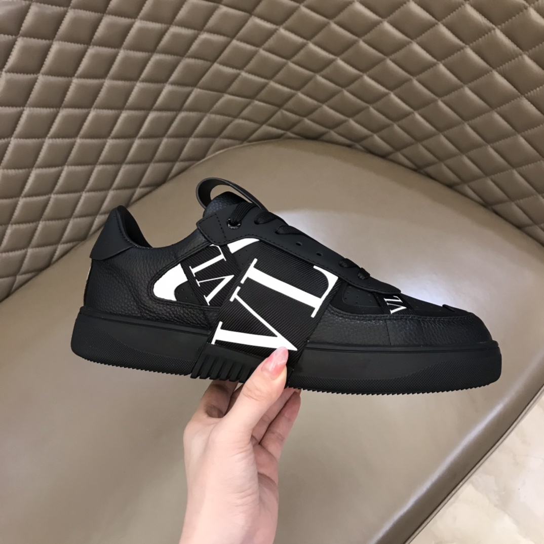 Valentino Sneaker Low-Top Calfskin with Bands 