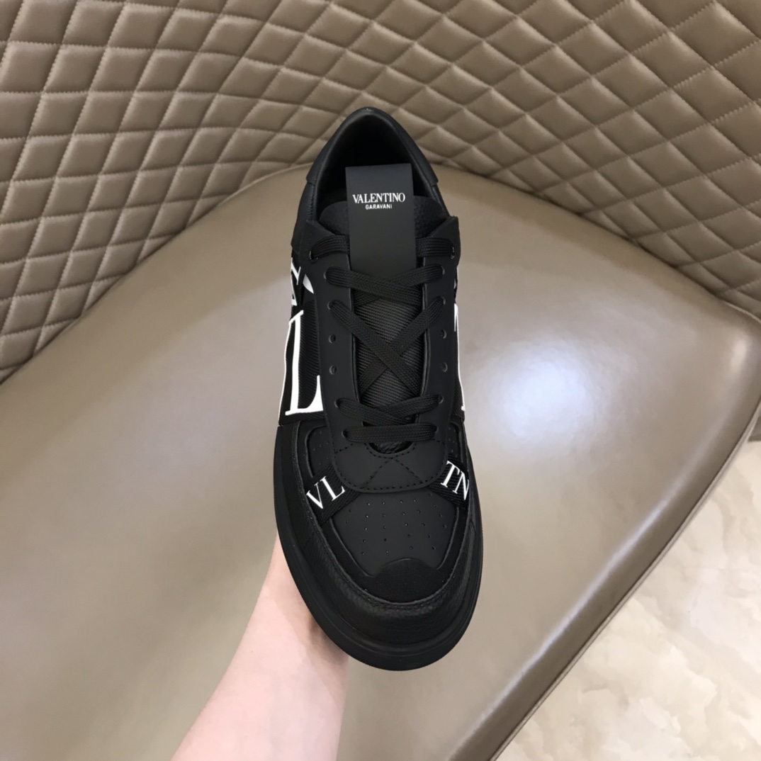 Valentino Sneaker Low-Top Calfskin with Bands 