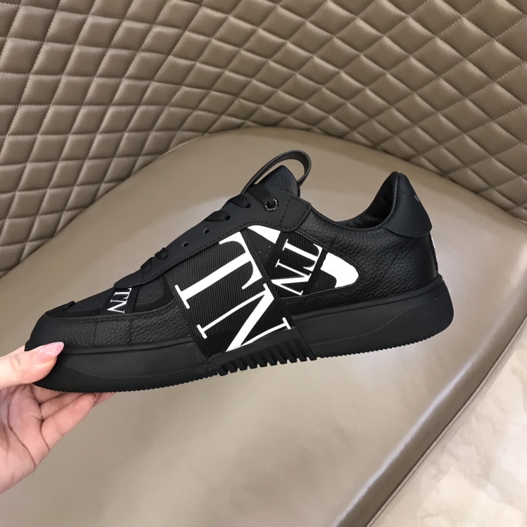 Valentino Sneaker Low-Top Calfskin with Bands 