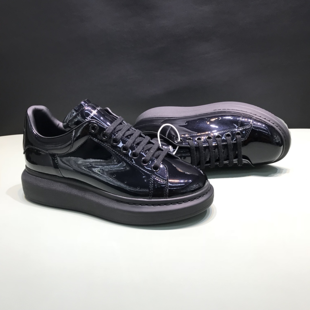 Alexander McQueen Sneaker Oversized in Black