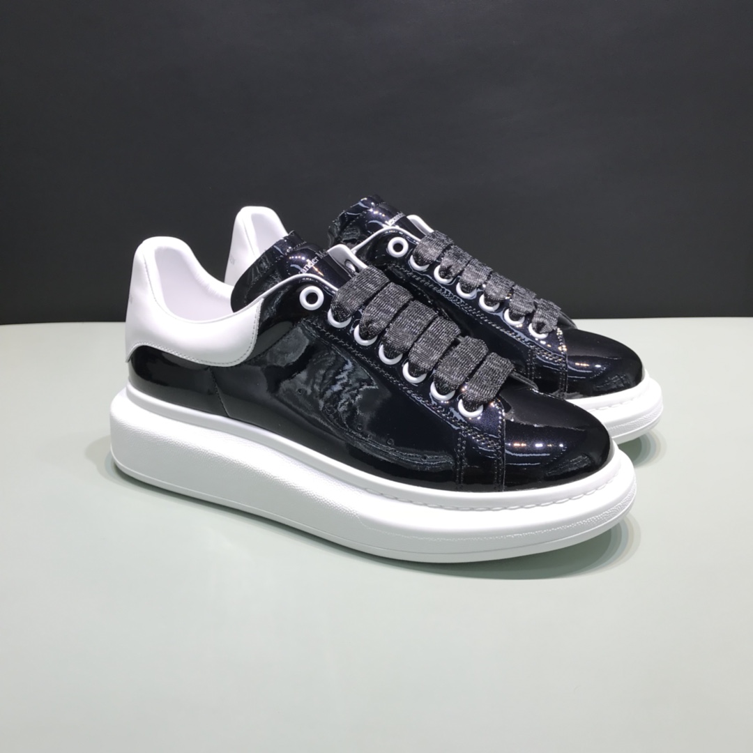 Alexander McQueen Sneaker Oversized in Black