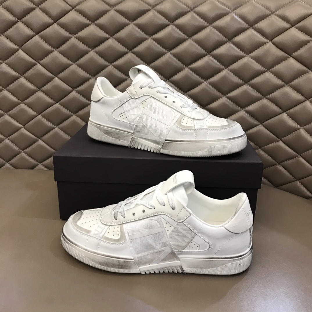 Valentino Sneaker Low-Top Calfskin in White