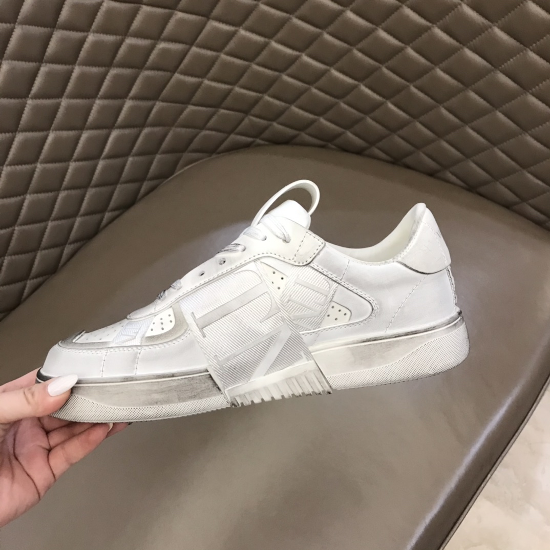 Valentino Sneaker Low-Top Calfskin in White