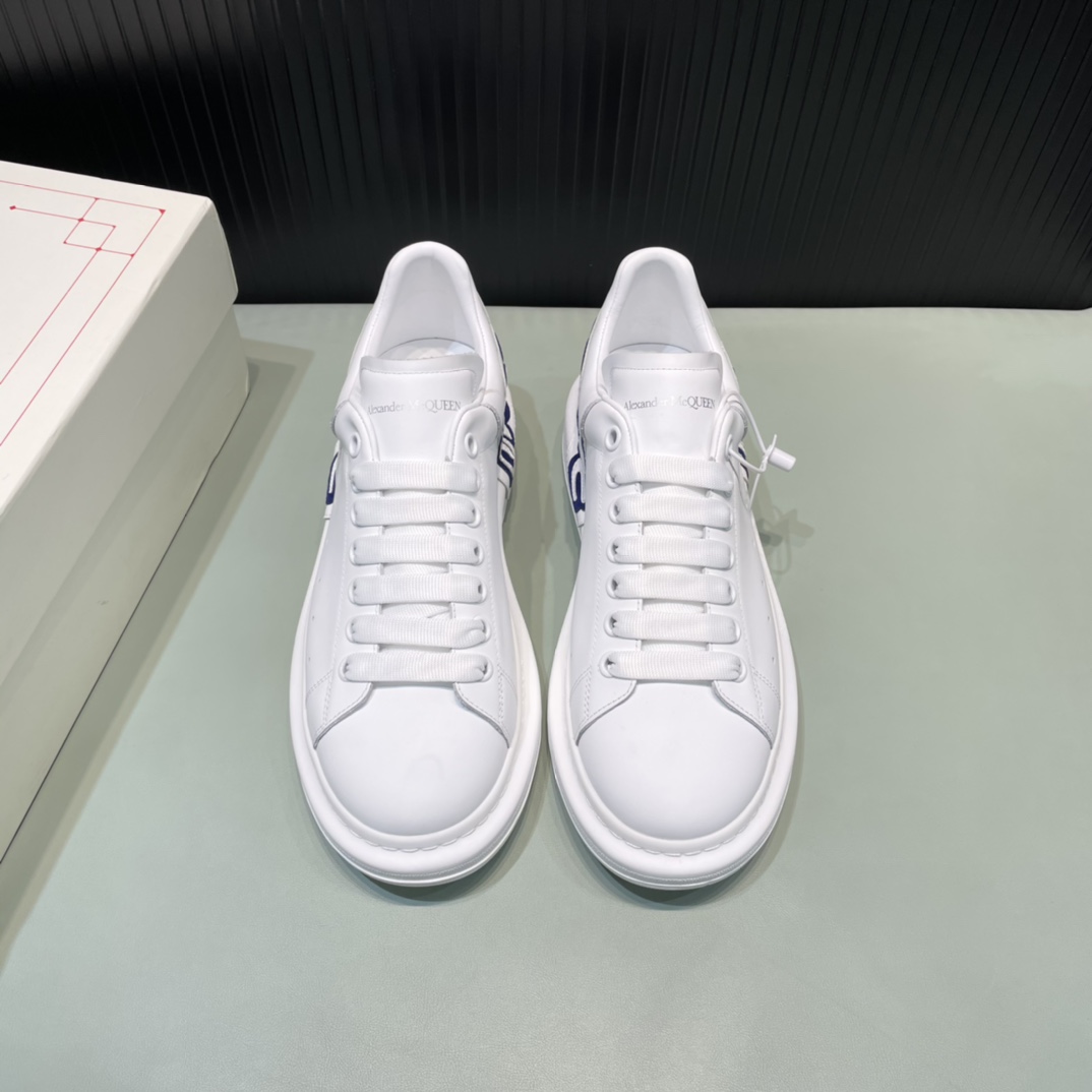 Alexander McQueen Sneaker Oversized Blue Letter