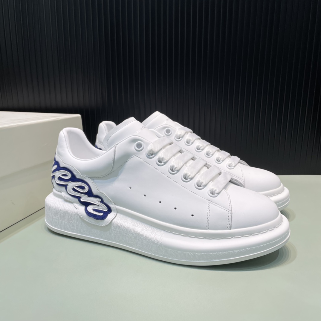 Alexander McQueen Sneaker Oversized Blue Letter