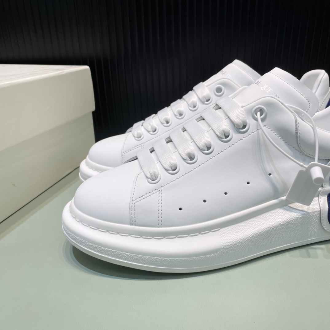 Alexander McQueen Sneaker Oversized Blue Letter