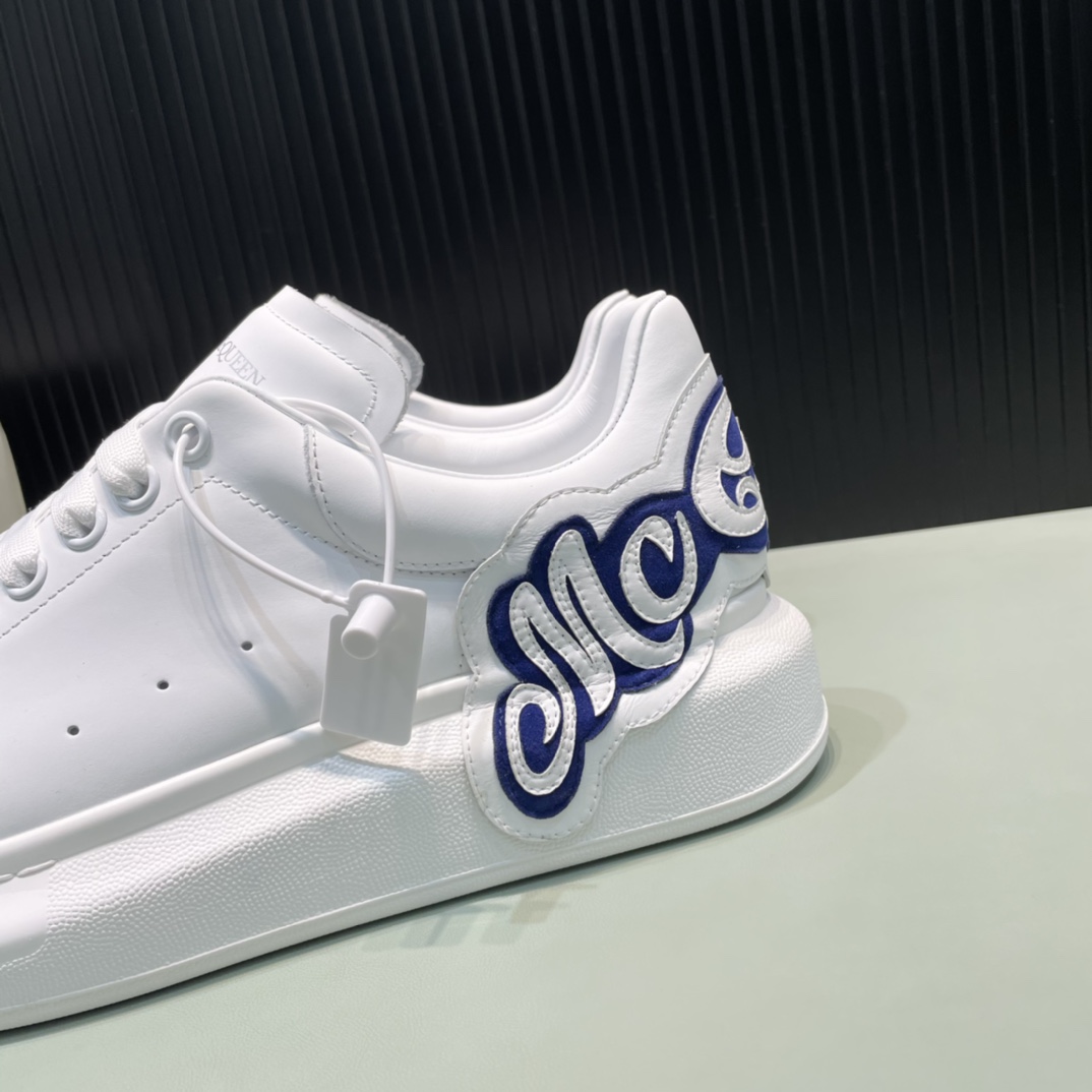 Alexander McQueen Sneaker Oversized Blue Letter