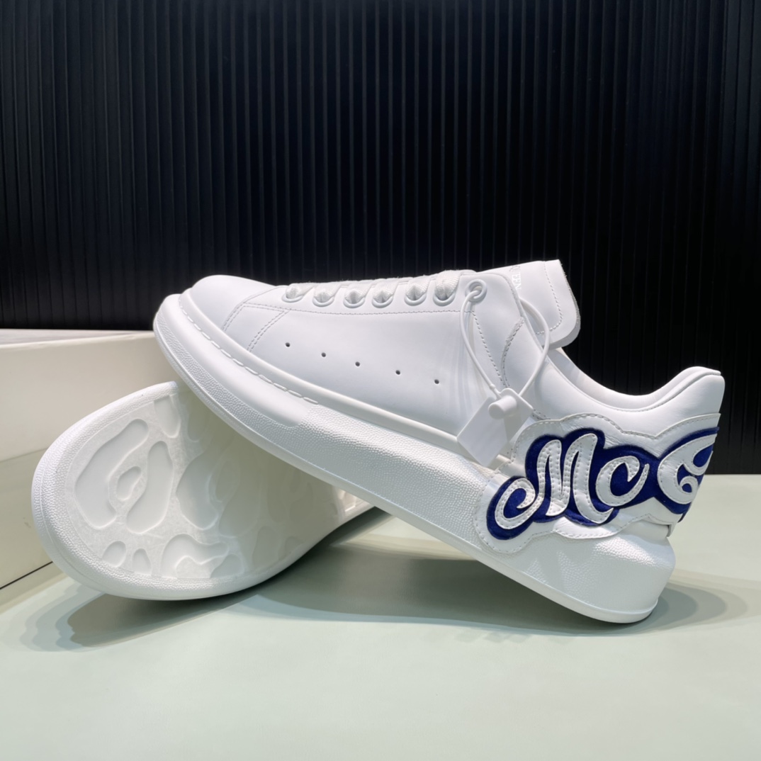 Alexander McQueen Sneaker Oversized Blue Letter