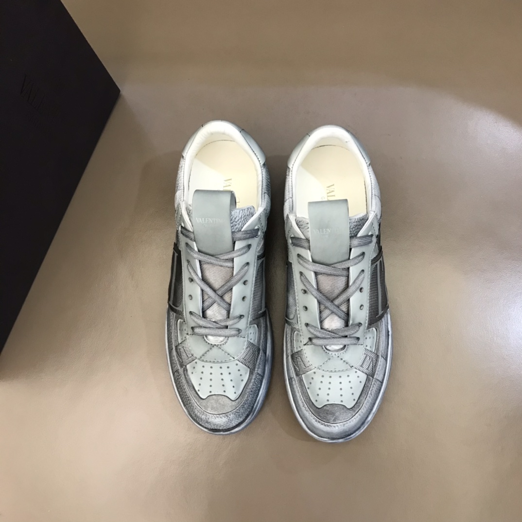 Valentino Sneaker Low-Top Calfskin in Gray