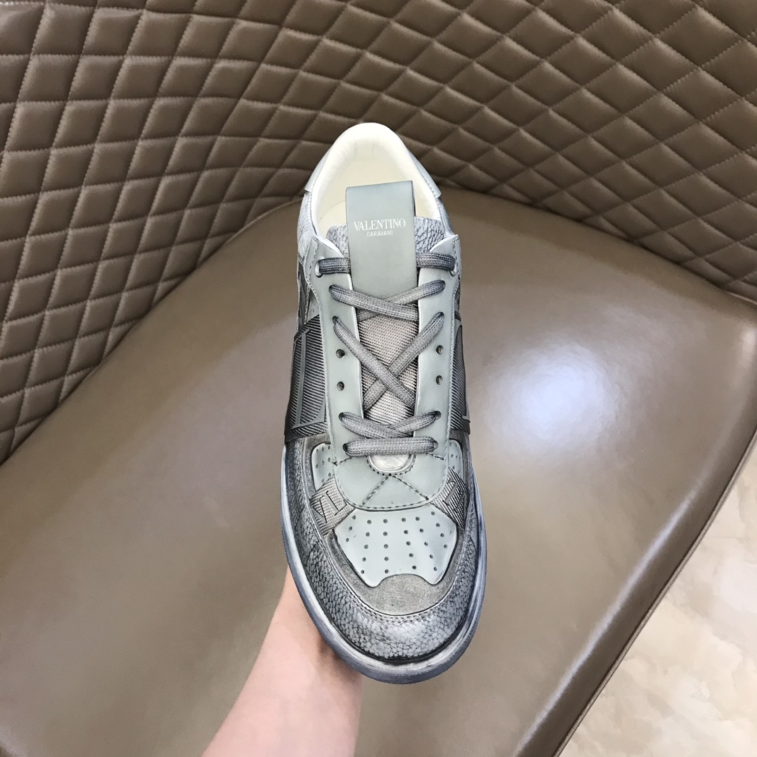 Valentino Sneaker Low-Top Calfskin in Gray