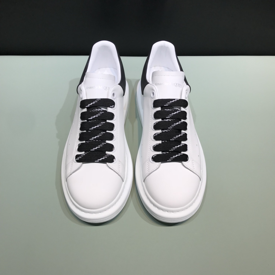 Alexander McQueen Sneaker Oversized Black Lace-up