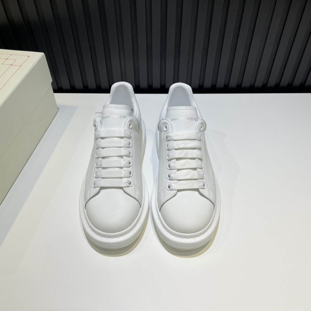 Alexander McQueen Sneaker Oversized