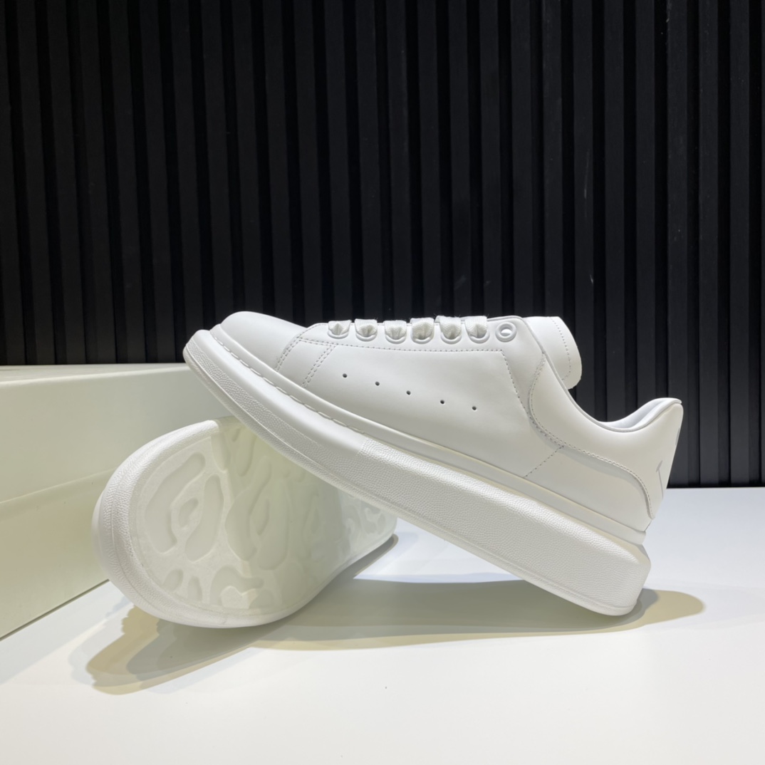 Alexander McQueen Sneaker Oversized