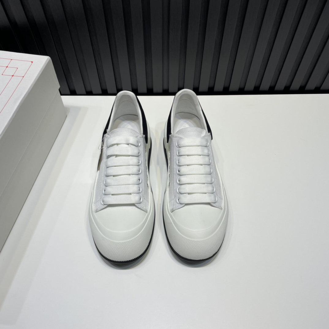 Alexander McQueen Sneaker Deck Plimsoll in White