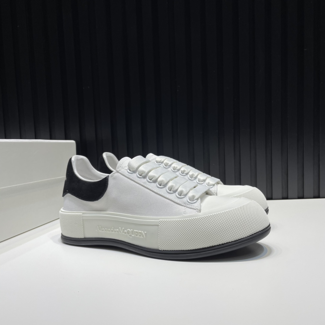 Alexander McQueen Sneaker Deck Plimsoll in White