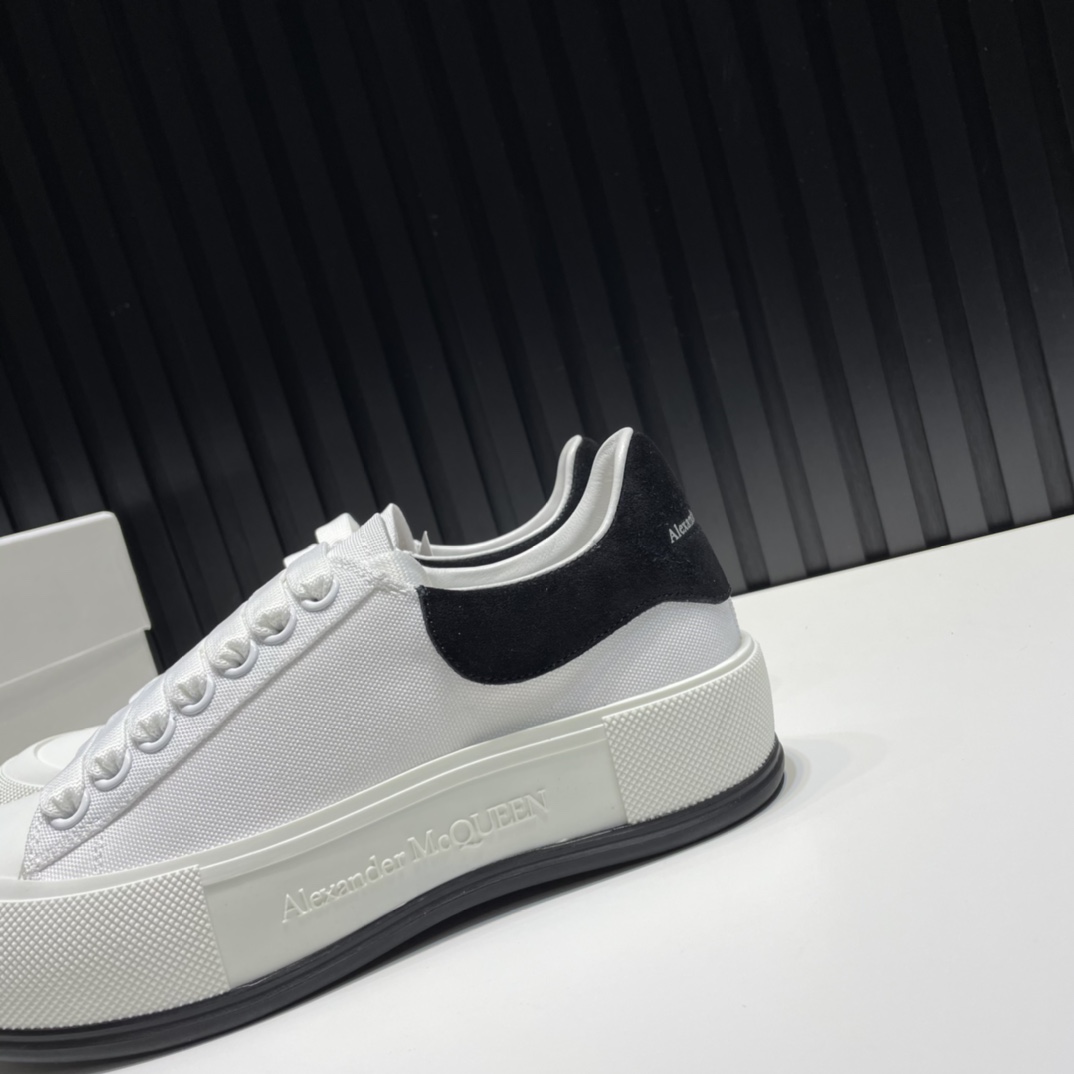 Alexander McQueen Sneaker Deck Plimsoll in White