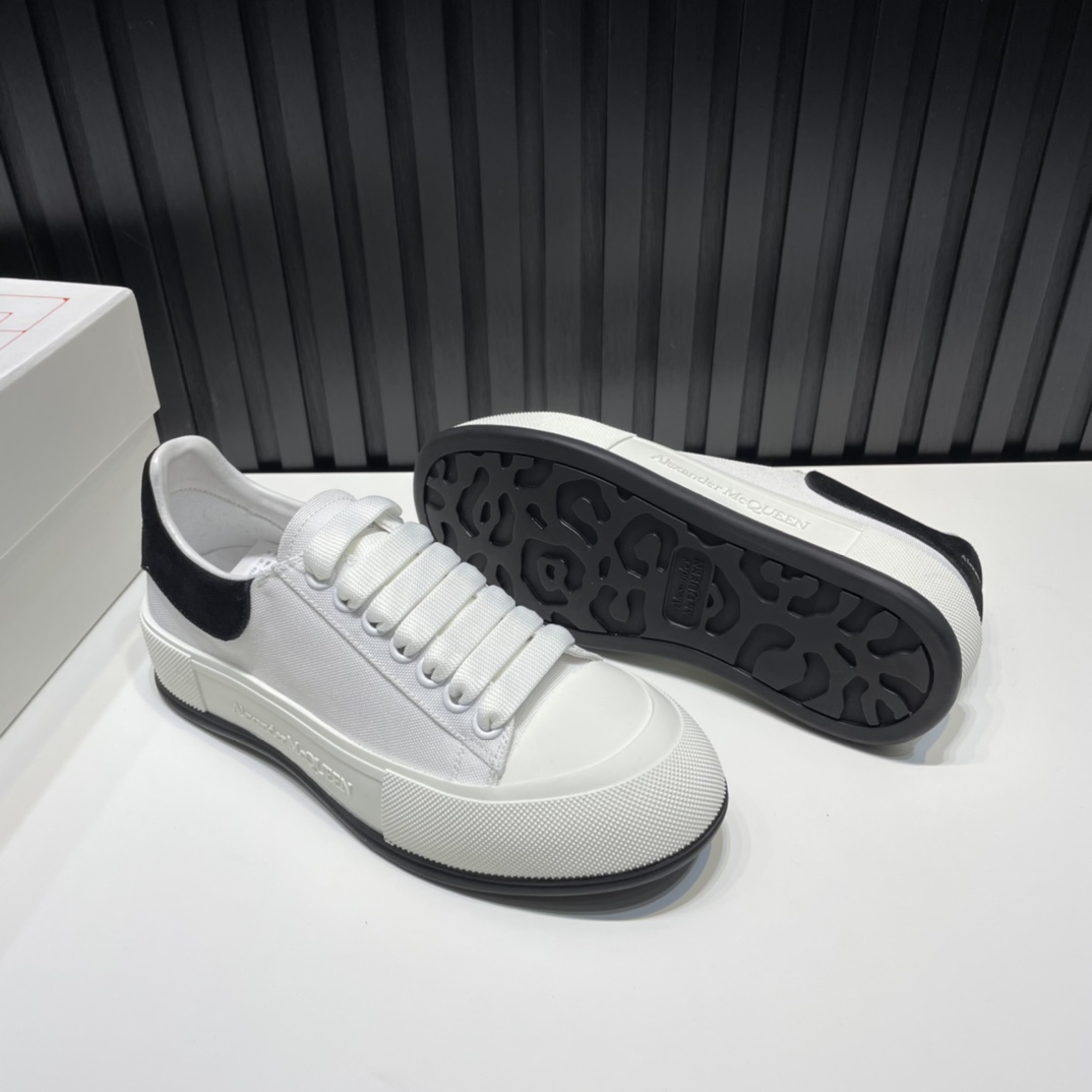 Alexander McQueen Sneaker Deck Plimsoll in White