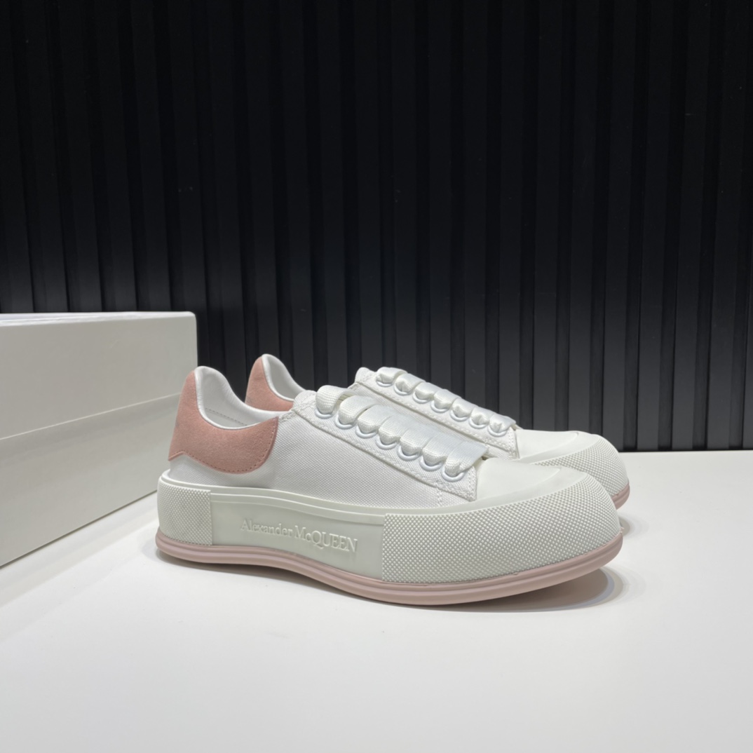 Alexander McQueen Sneaker Deck Plimsoll in Pink