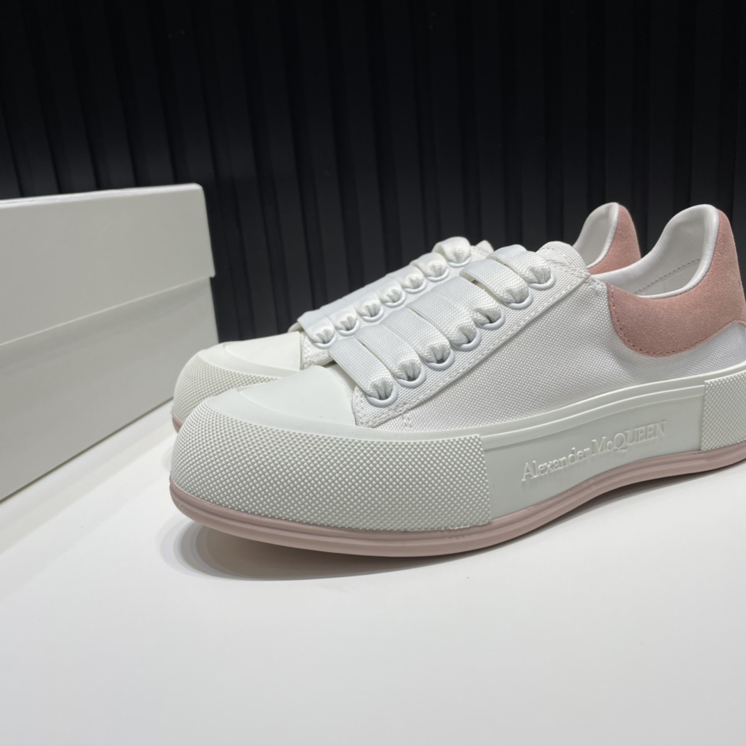 Alexander McQueen Sneaker Deck Plimsoll in Pink