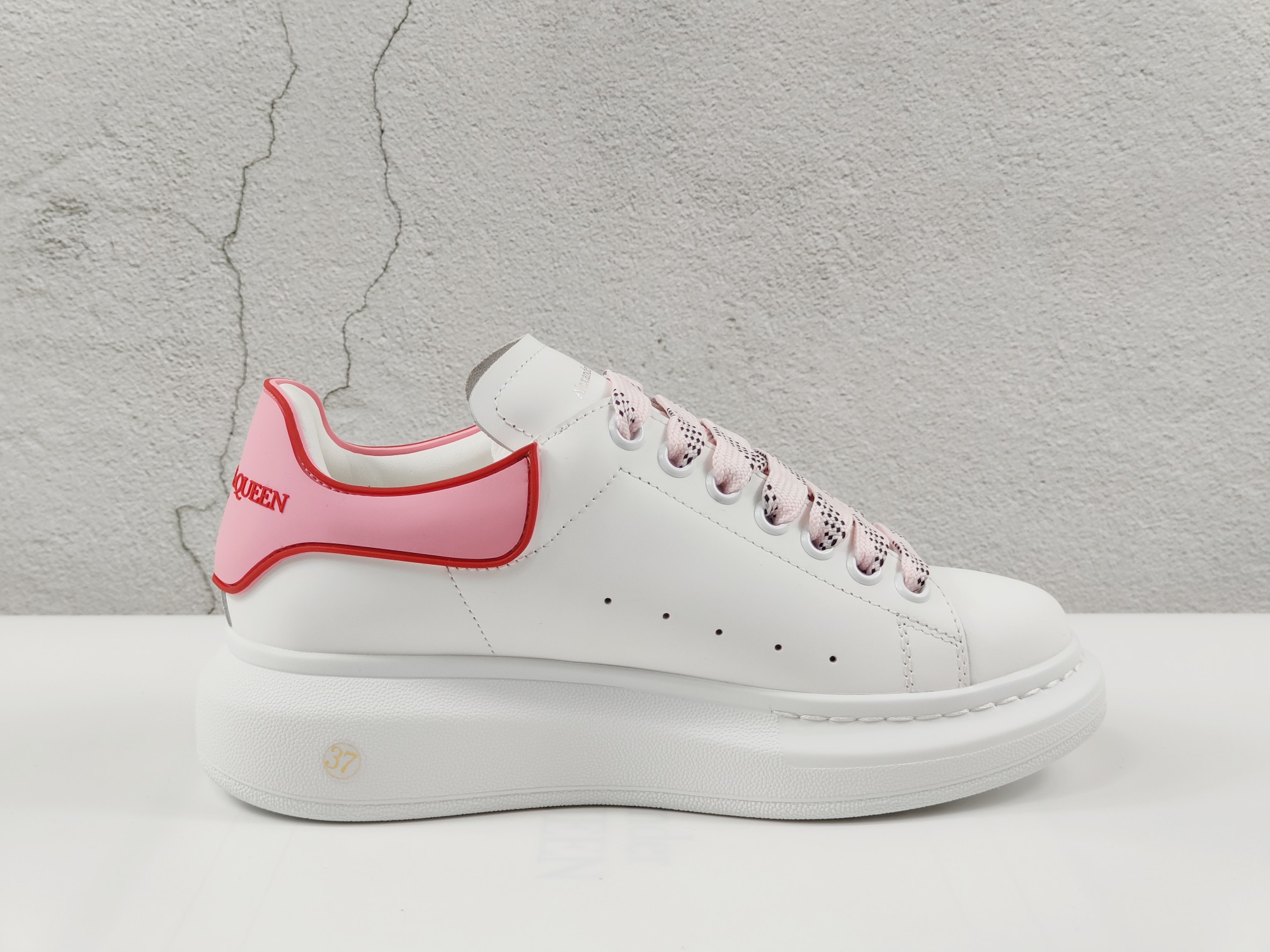 Alexander McQueen Oversized Sneaker Pink Lace-up