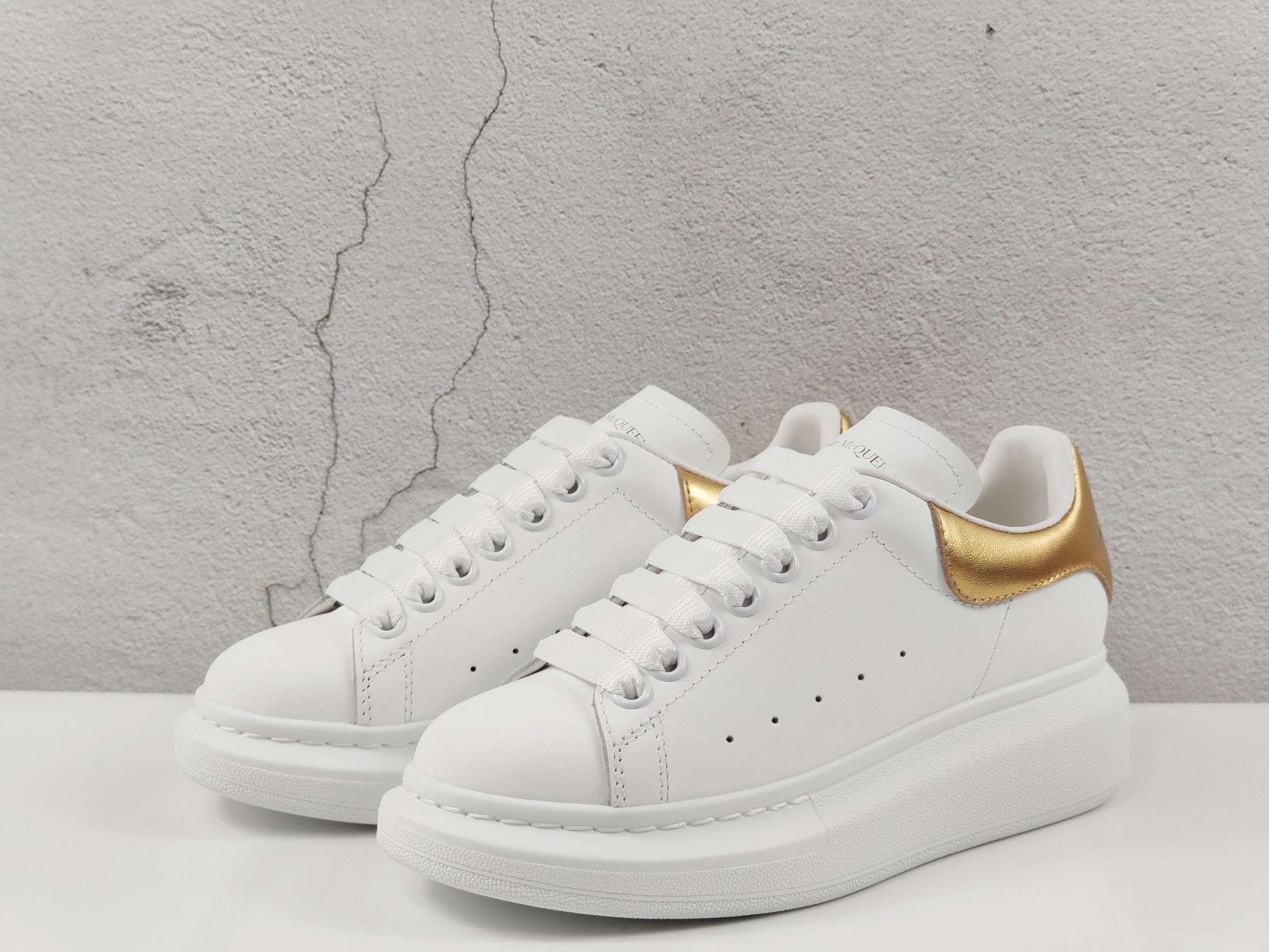 Alexander McQueen Oversized Sneaker Pearlite Sole