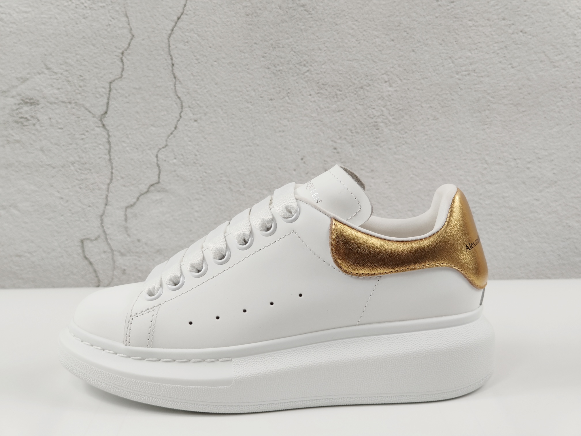 Alexander McQueen Oversized Sneaker Pearlite Sole