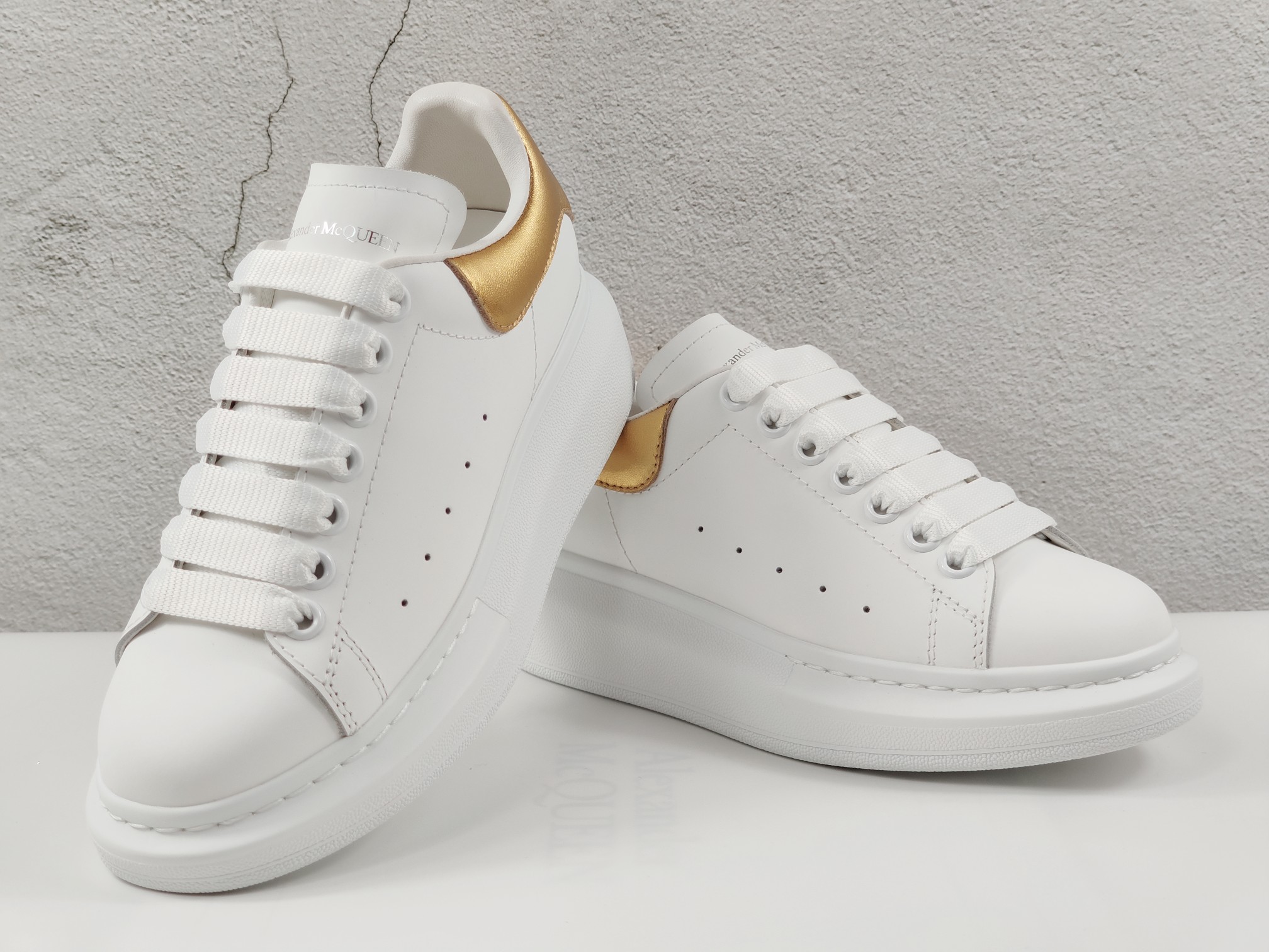 Alexander McQueen Oversized Sneaker Pearlite Sole