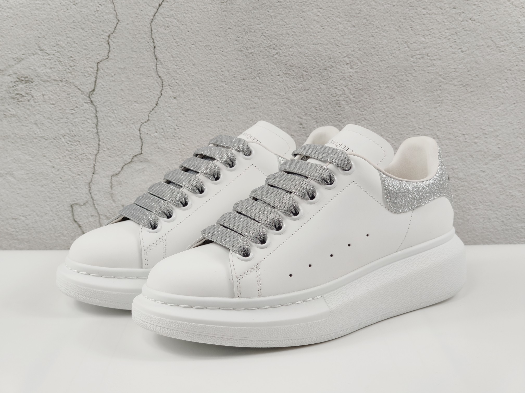 Alexander McQueen Oversized Sneaker Pearlite Heel