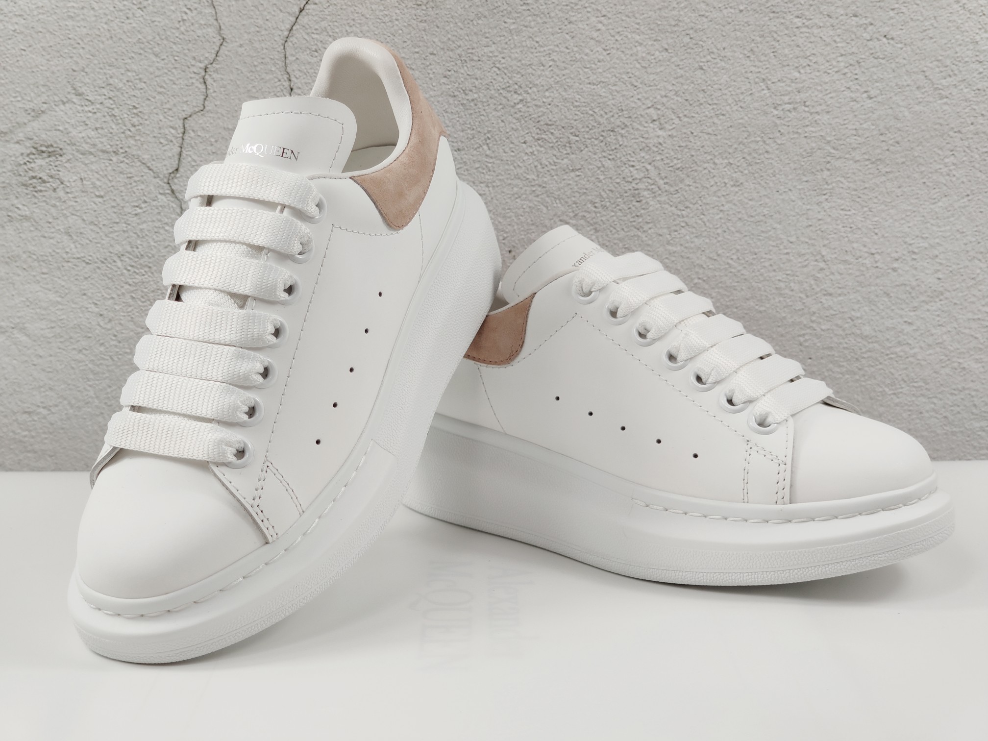 Alexander McQueen Oversized Sneaker in Cream Heel