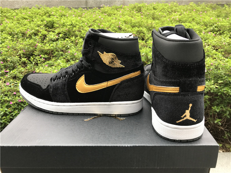 Air Jordan 1 Retro High Black Velvet Men Sneakers 8F7E113BCAFA