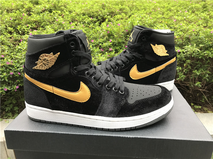 Air Jordan 1 Retro High Black Velvet Men Sneakers 8F7E113BCAFA