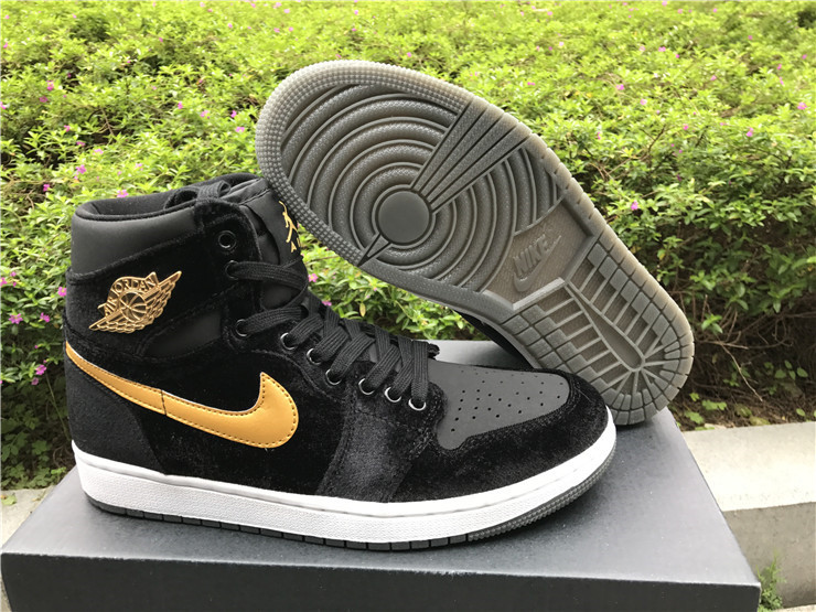 Air Jordan 1 Retro High Black Velvet Men Sneakers 8F7E113BCAFA