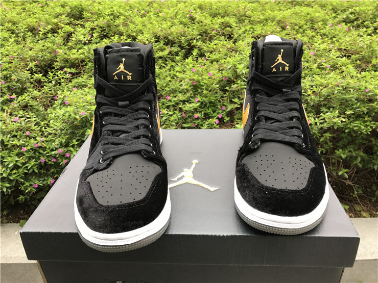 Air Jordan 1 Retro High Black Velvet Men Sneakers 8F7E113BCAFA