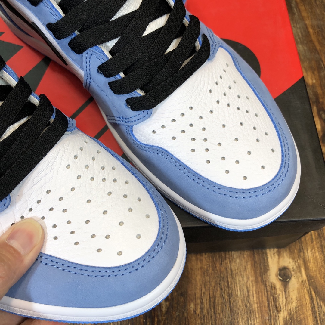 Air Jordan 1 High OG ＂University Blue＂ Sneaker