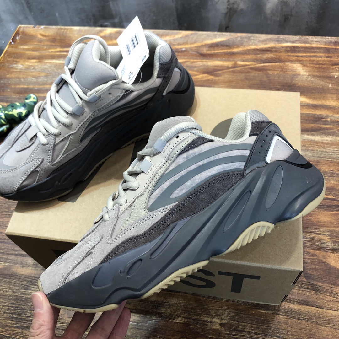 adidas Yeezy Boost 700V2