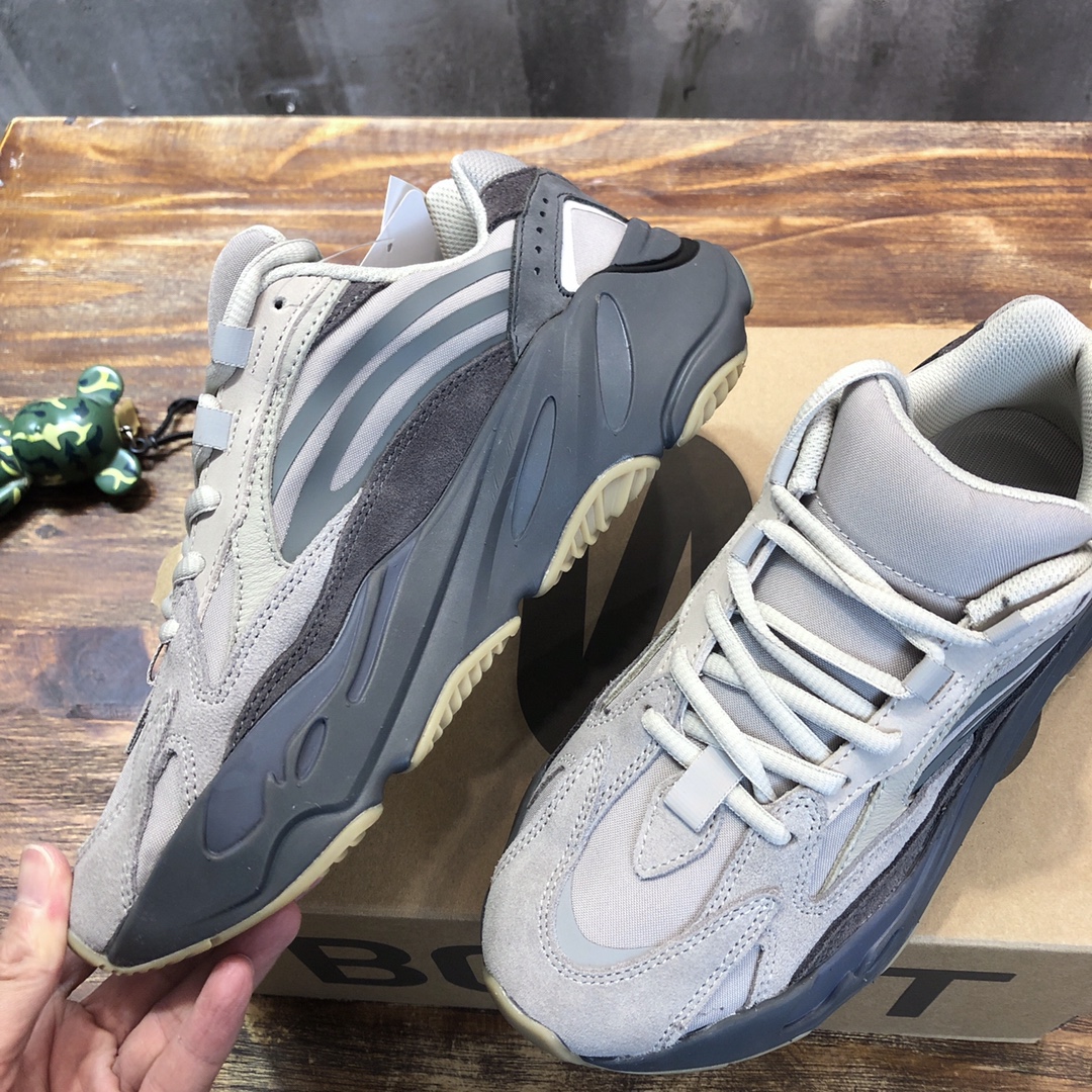 adidas Yeezy Boost 700V2