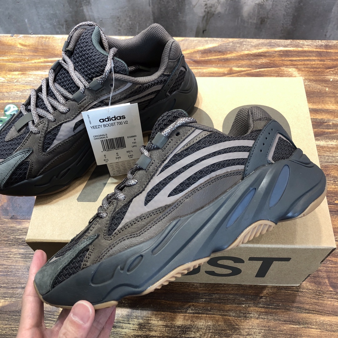 adidas Yeezy Boost 700V2