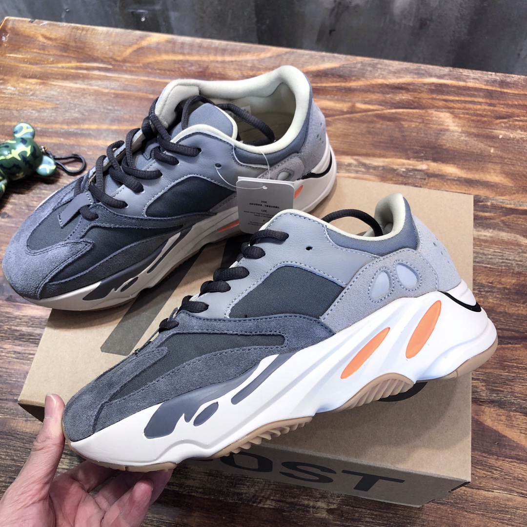 adidas Yeezy Boost 700