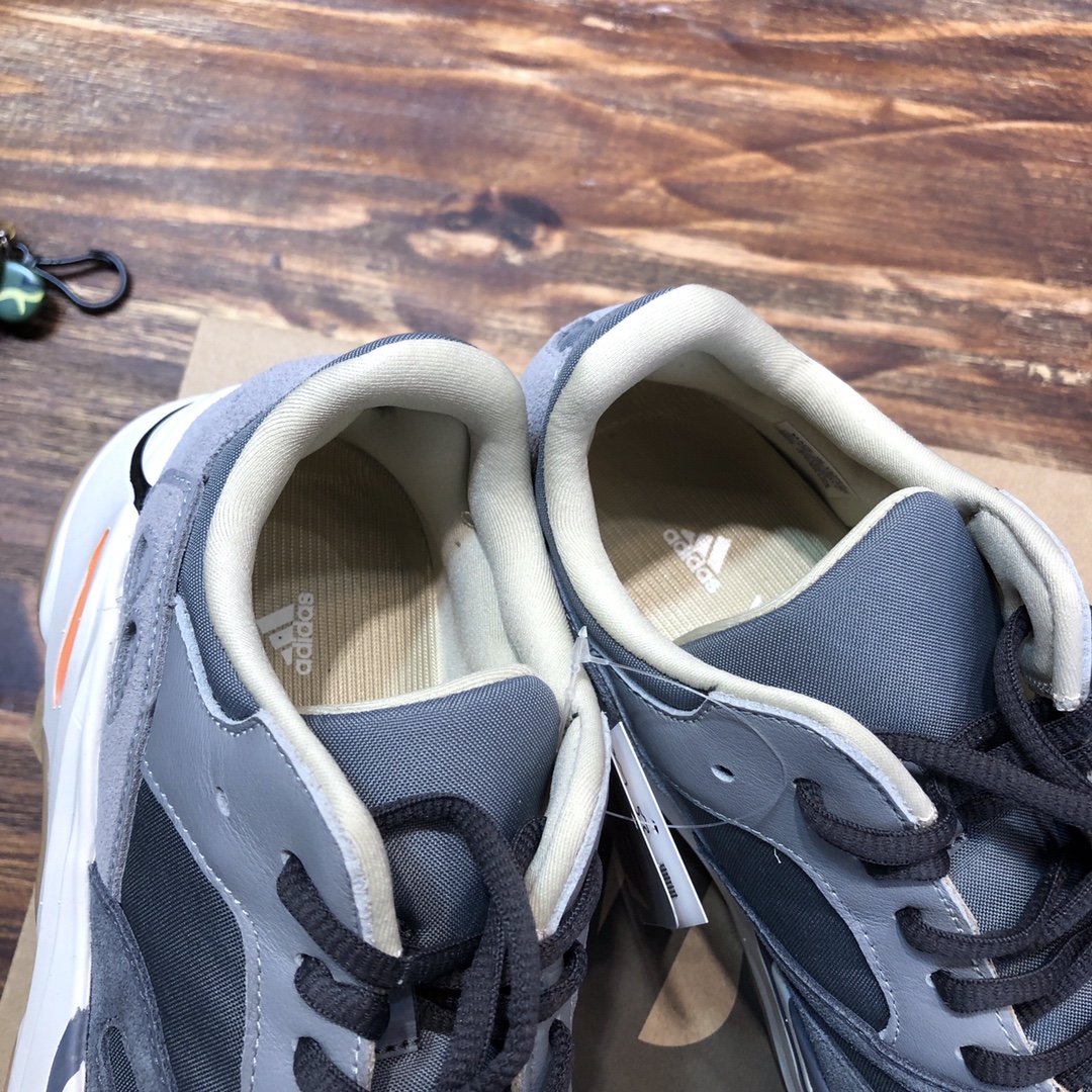 adidas Yeezy Boost 700