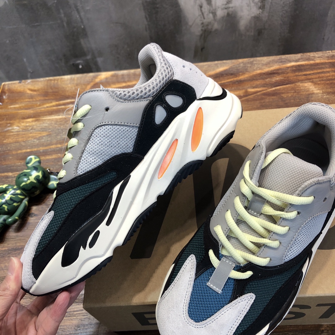 adidas Yeezy Boost 700