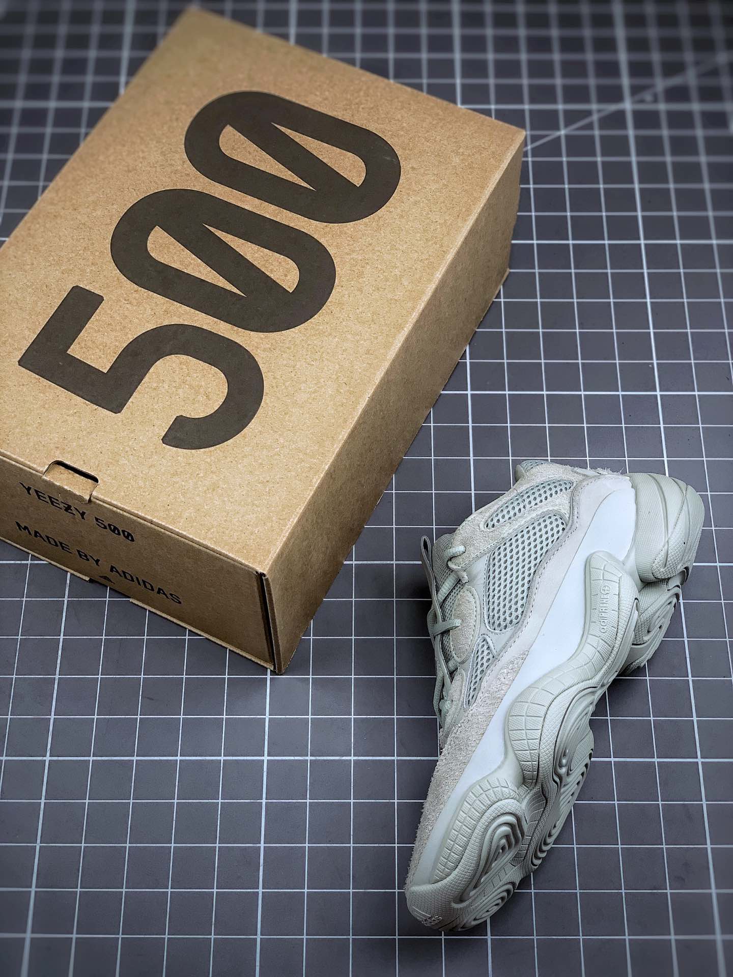 Adidas Sneaker Yeezy Boost 500 in Dark white