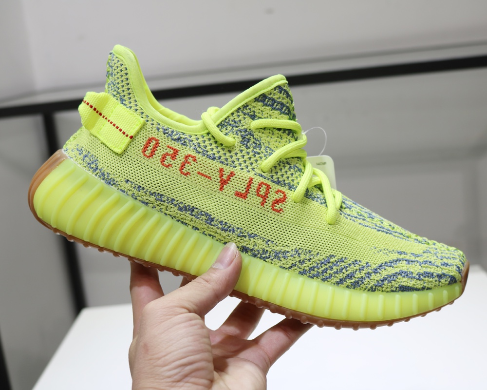 Adidas Sneaker Yeezy Boost 350 V2 in Green