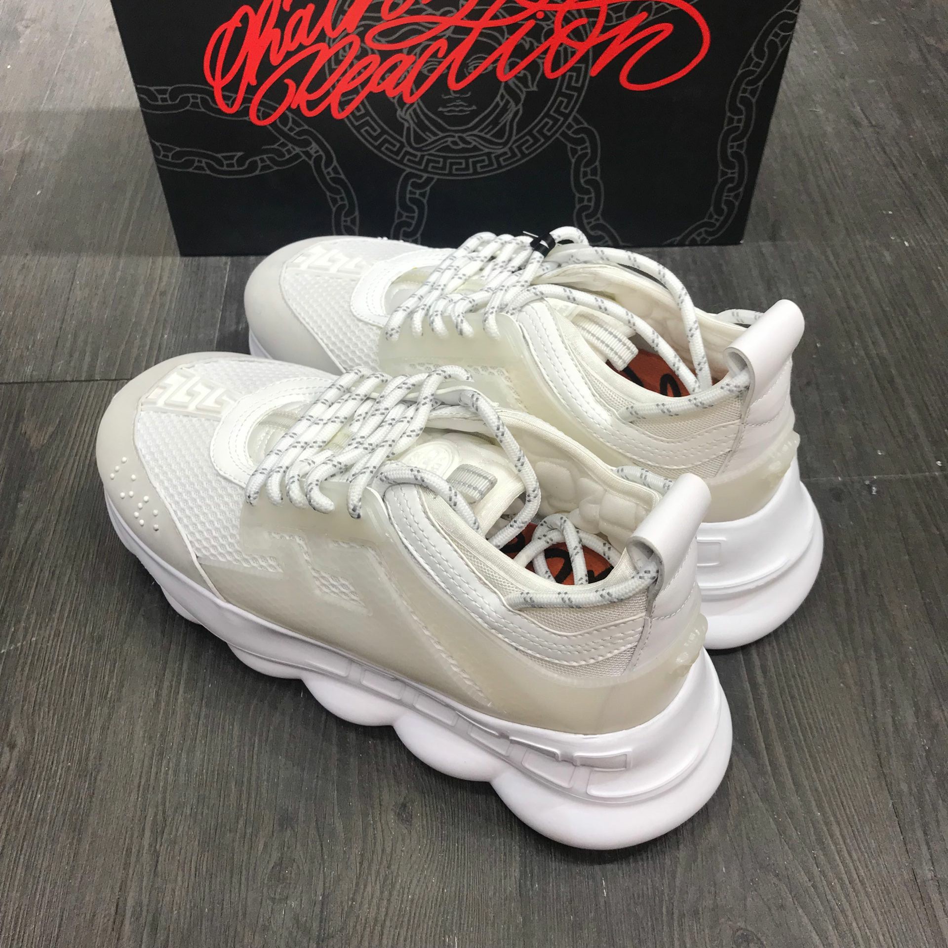 Versace Sneakers White and beige toe with white rubber sole MS09315
