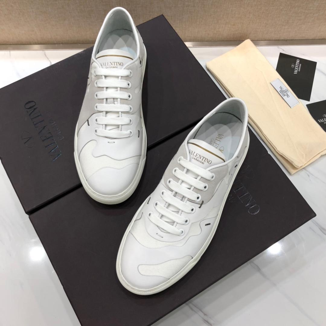 Valentino Perfect Quality Sneakers White and grey suede details with white sole MS071467