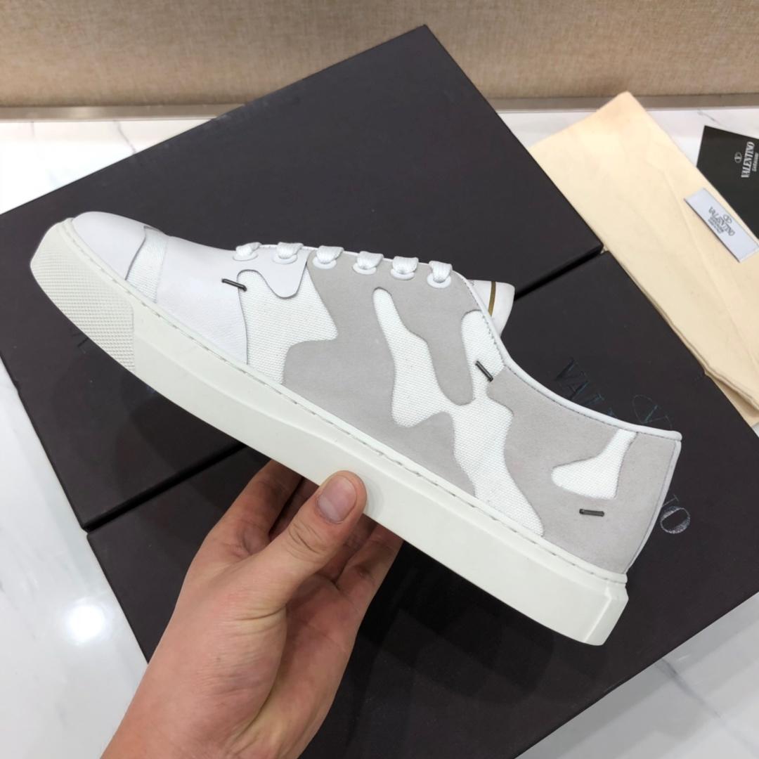 Valentino Perfect Quality Sneakers White and grey suede details with white sole MS071467