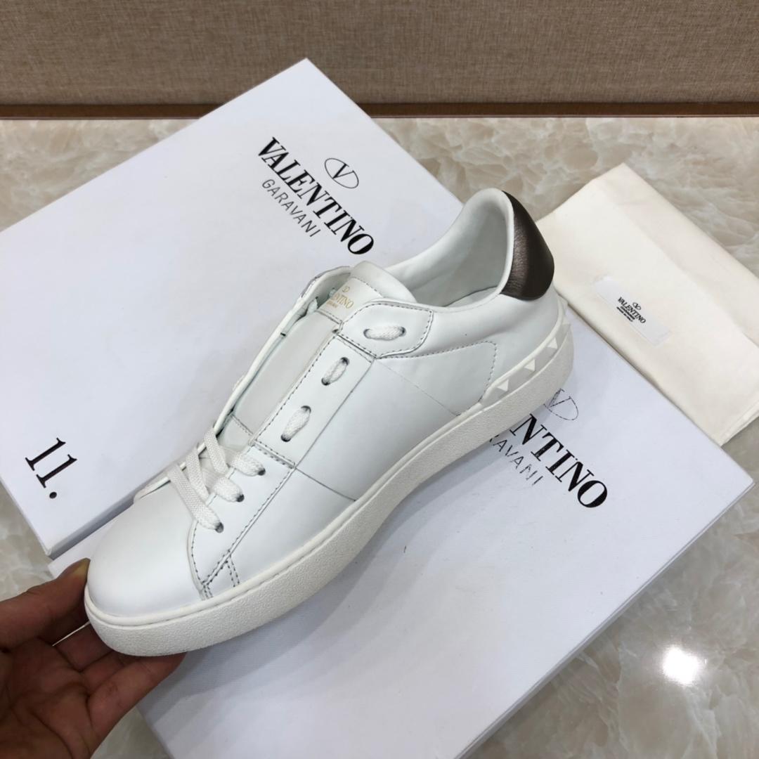 Valentino Perfect Quality Sneakers White and black VLTN logo print with white sole MS071455